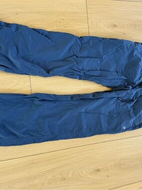 Lululemon dance studio square dot